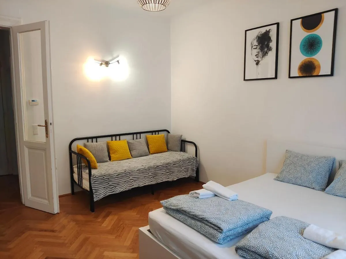 Central Mariahilfer Apartment 5 Min To The Schoenbrunn Palace And City Shopping Center Viena